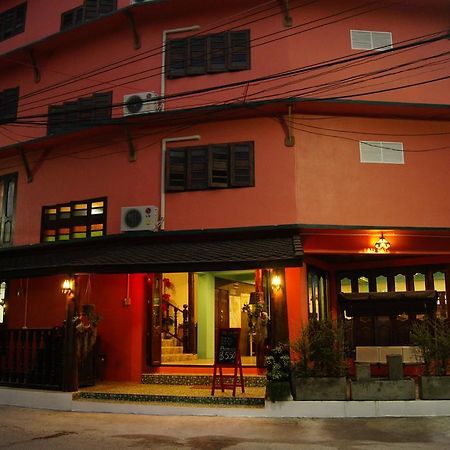 The Corner Inn Чиангмай Екстериор снимка