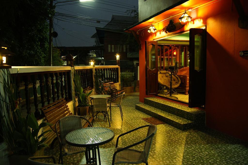 The Corner Inn Чиангмай Екстериор снимка