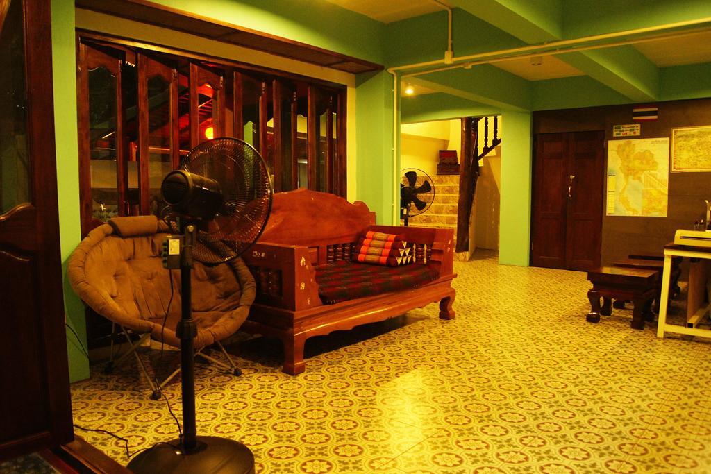 The Corner Inn Чиангмай Екстериор снимка