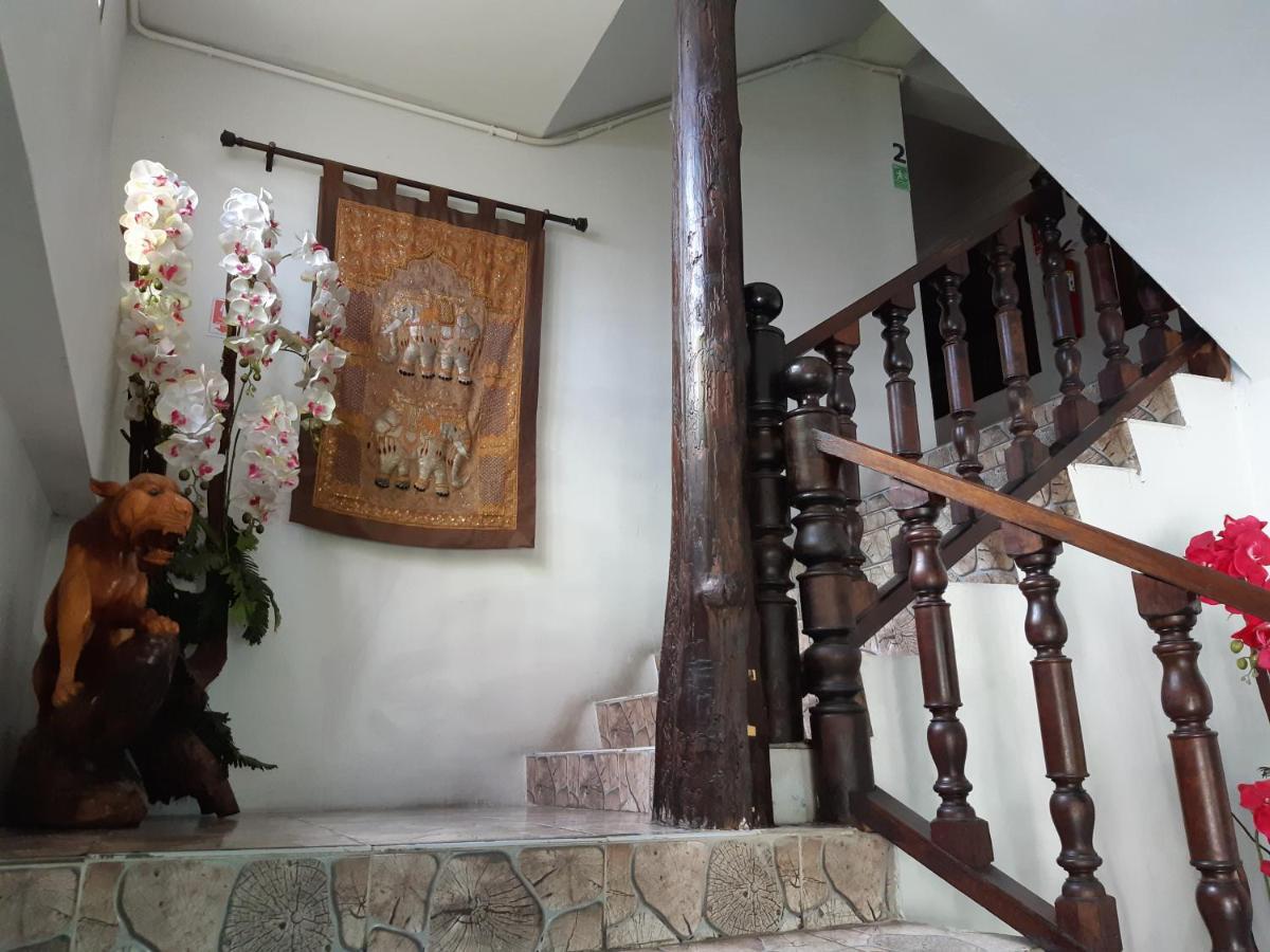 The Corner Inn Чиангмай Екстериор снимка